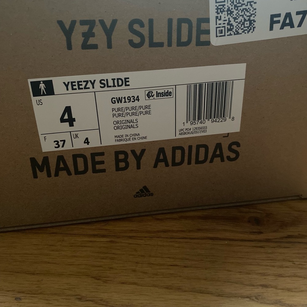 Yezzy slides